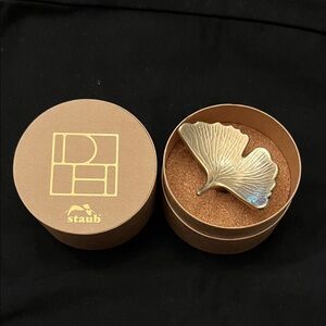 Staub x Daniel Humm Ginkgo Knob brass New